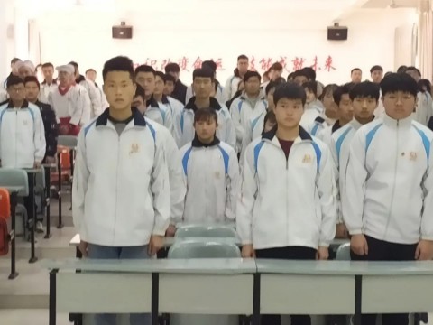 50名青年学生光荣加入中国共产主义青年团